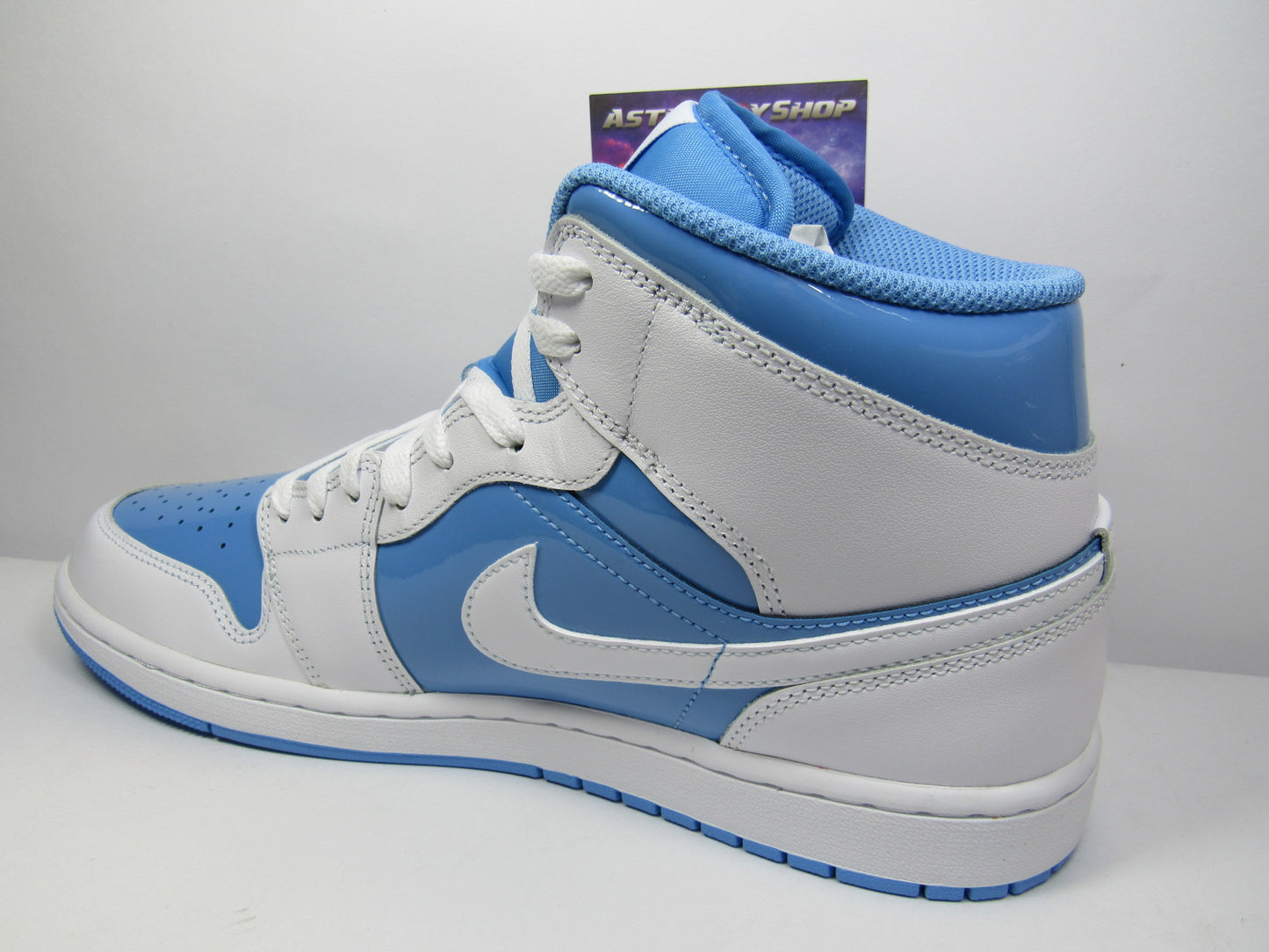 JORDAN 1 MID SE PATENT LEGEND BLUE EN CAJA