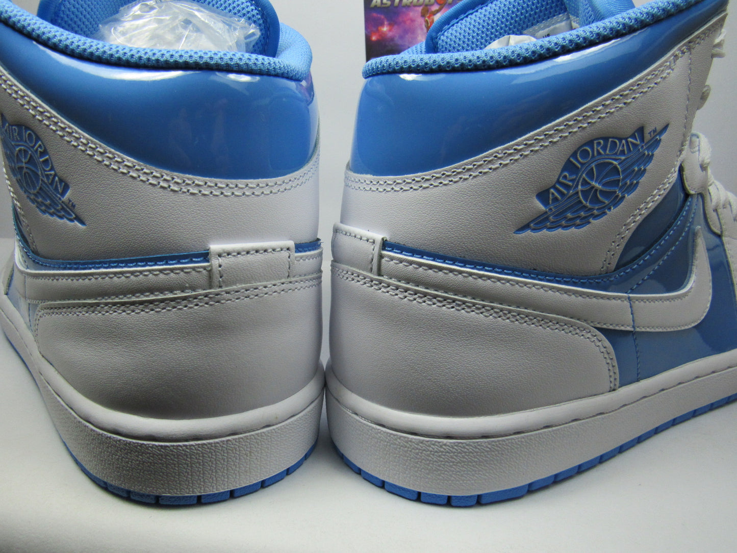 JORDAN 1 MID SE PATENT LEGEND BLUE EN CAJA