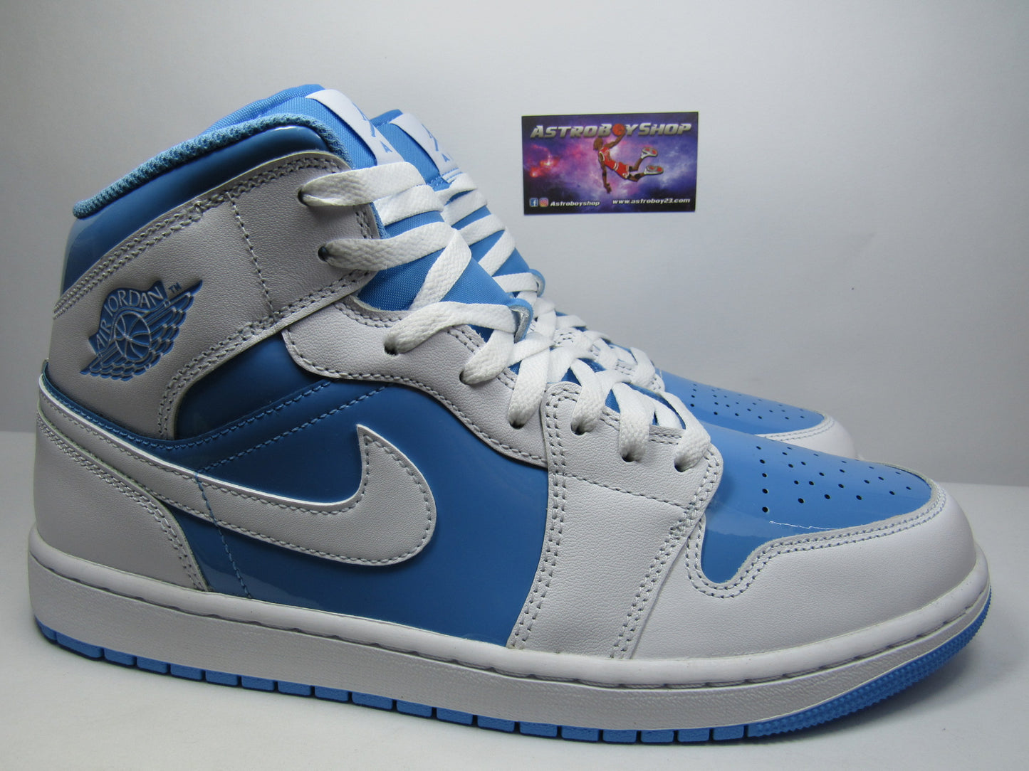 JORDAN 1 MID SE PATENT LEGEND BLUE EN CAJA