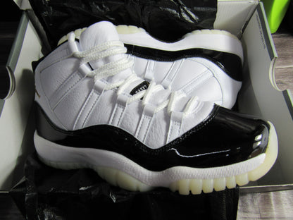 JORDAN 11 DMP MOMENTS KIDS EN CAJA