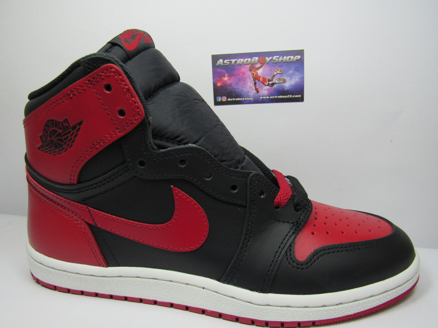 JORDAN 1 HIGH 85 BRED BANNED 2025 EN CAJA