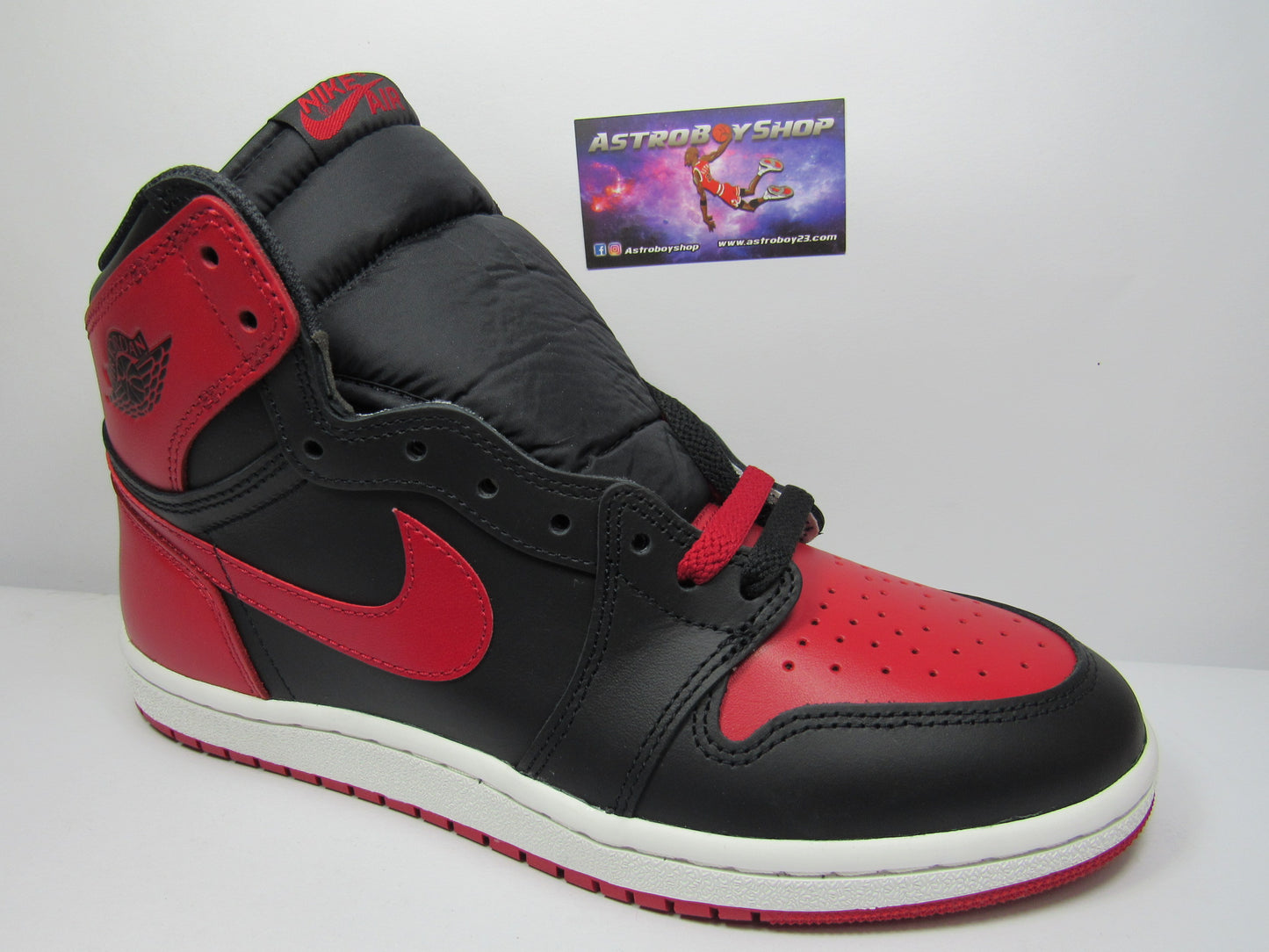 JORDAN 1 HIGH 85 BRED BANNED 2025 EN CAJA