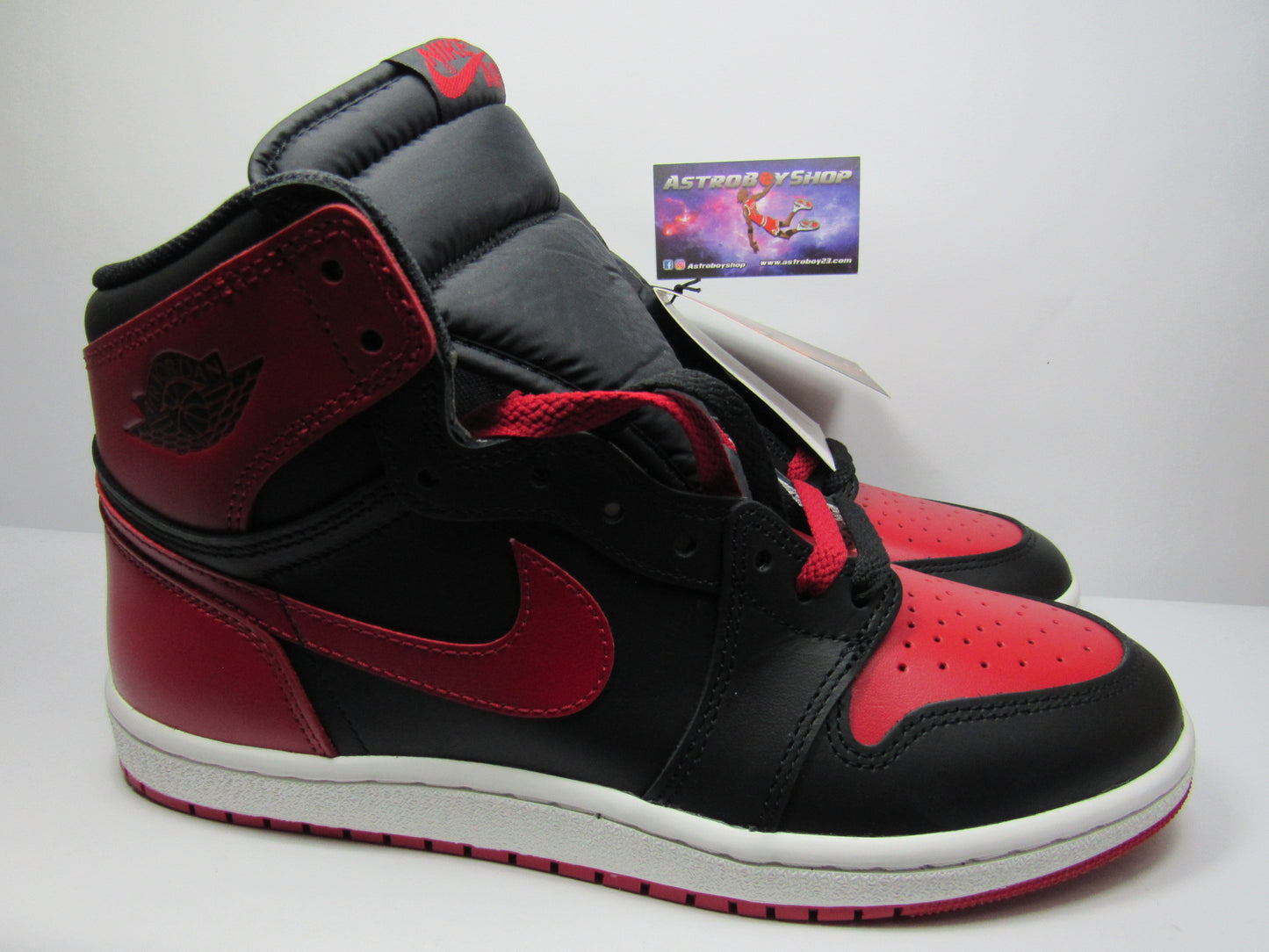 JORDAN 1 HIGH 85 BRED BANNED 2025 EN CAJA