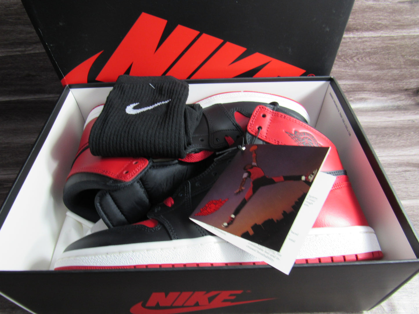 JORDAN 1 HIGH 85 BRED BANNED 2025 EN CAJA