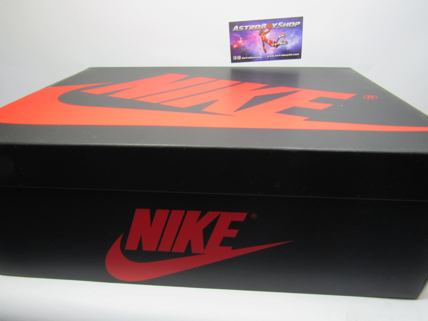 JORDAN 1 HIGH 85 BRED BANNED 2025 EN CAJA