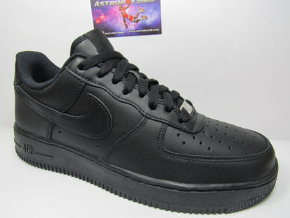 AIR FORCE ONE LOW TRIPLE BLACK 2024 EN CAJA