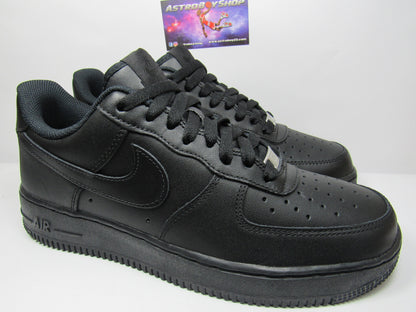 AIR FORCE ONE LOW TRIPLE BLACK 2024 EN CAJA