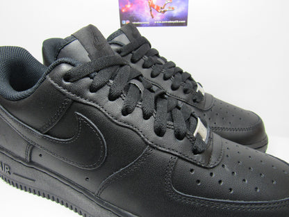 AIR FORCE ONE LOW TRIPLE BLACK 2024 EN CAJA