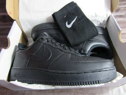 AIR FORCE ONE LOW TRIPLE BLACK 2024 EN CAJA