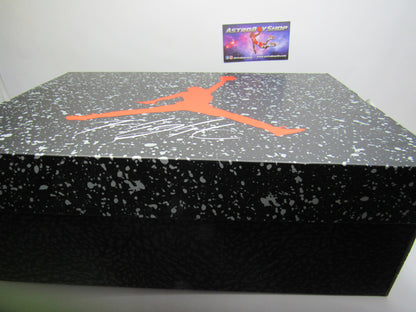 JORDAN SPIZIKE LOW TORO EN CAJA
