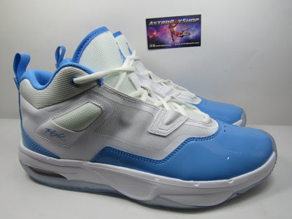 JORDAN STAY LOYAL 3 CAROLINA EN CAJA