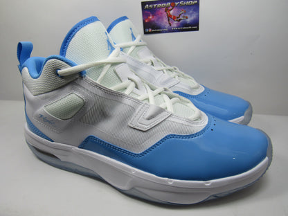 JORDAN STAY LOYAL 3 CAROLINA EN CAJA
