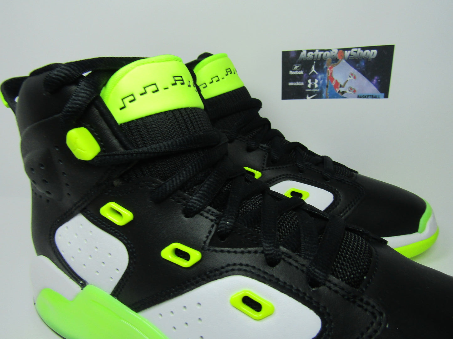 JORDAN 6-17-23 BLACK VOLT KIDS EN CAJA