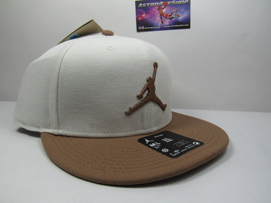 GORRA JORDAN PLANA JUMPMAN PRO ARACHEO BROWN (M/L)