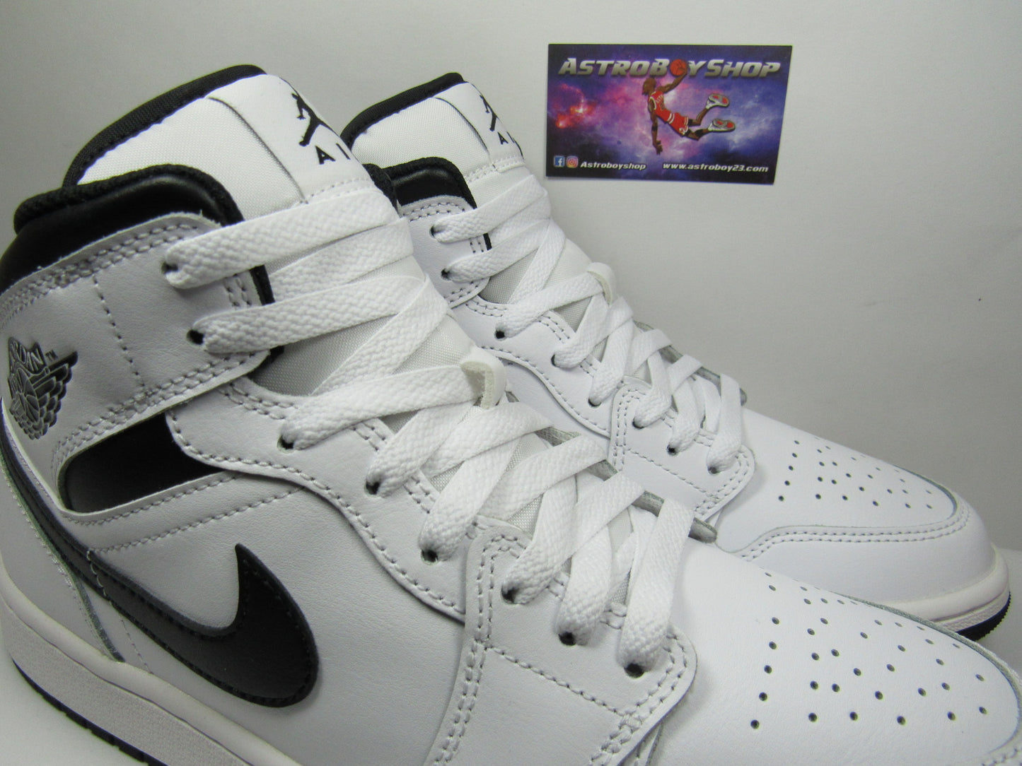 JORDAN 1 MID PANDA EN CAJA