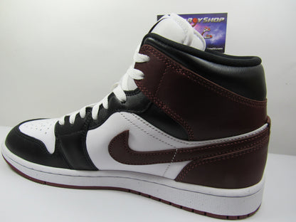 JORDAN 1 MID SE DARK PONY EN CAJA