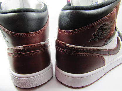 JORDAN 1 MID SE DARK PONY EN CAJA