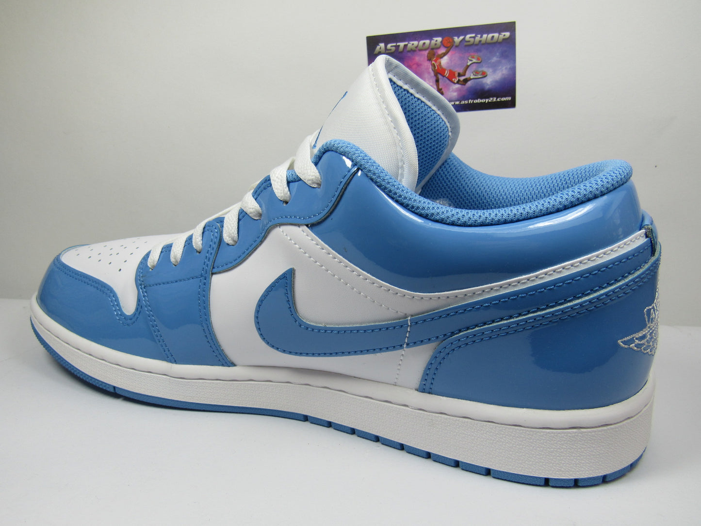 JORDAN 1 LOW LEGEND BLUE EN CAJA