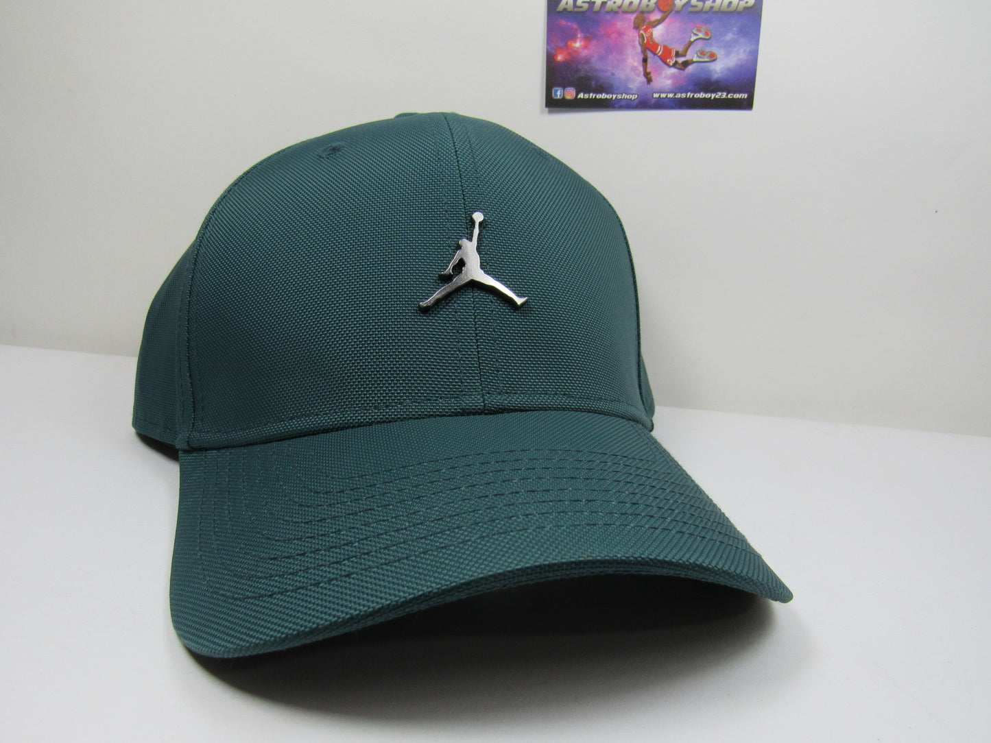 GORRA JORDAN CURVA METAL LOGO OXIDIZED GREEN (M/L)