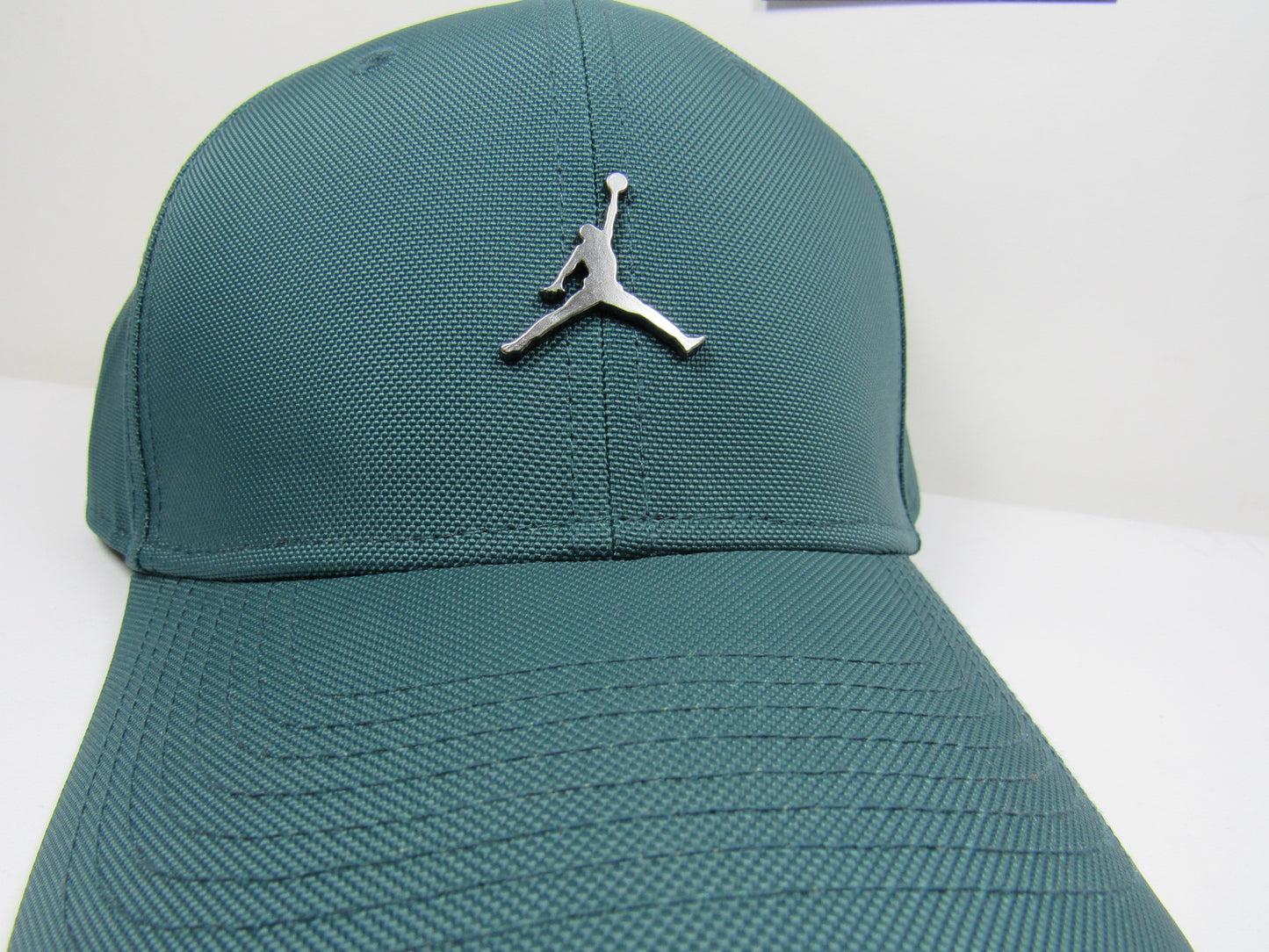 GORRA JORDAN CURVA METAL LOGO OXIDIZED GREEN (M/L)