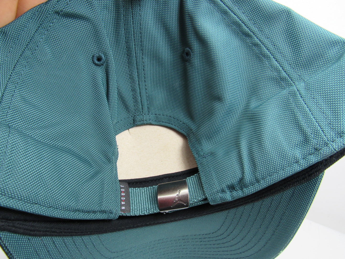 GORRA JORDAN CURVA METAL LOGO OXIDIZED GREEN (M/L)