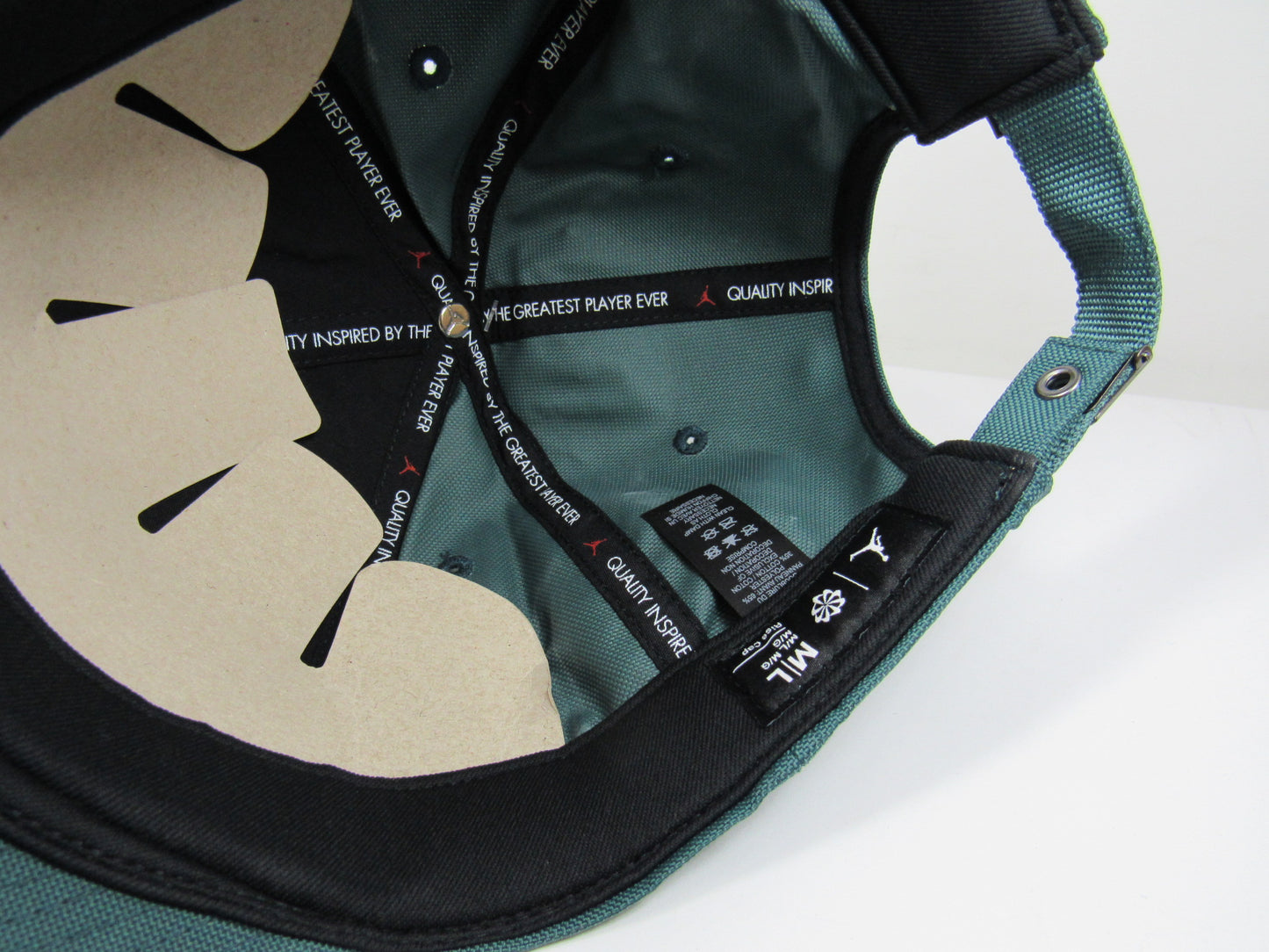 GORRA JORDAN CURVA METAL LOGO OXIDIZED GREEN (M/L)