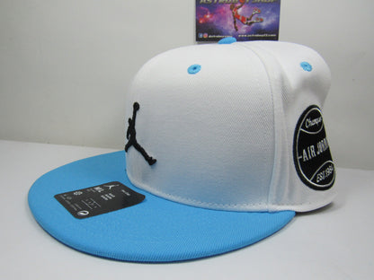 GORRA PLANA JORDAN MVP PRO WHITE BLUE (M/L)