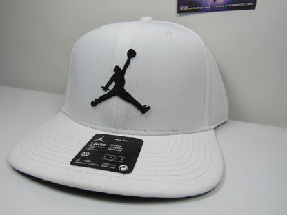 GORRA JORDAN PLANA WHITE ZERO (UNITALLA ADULTO)