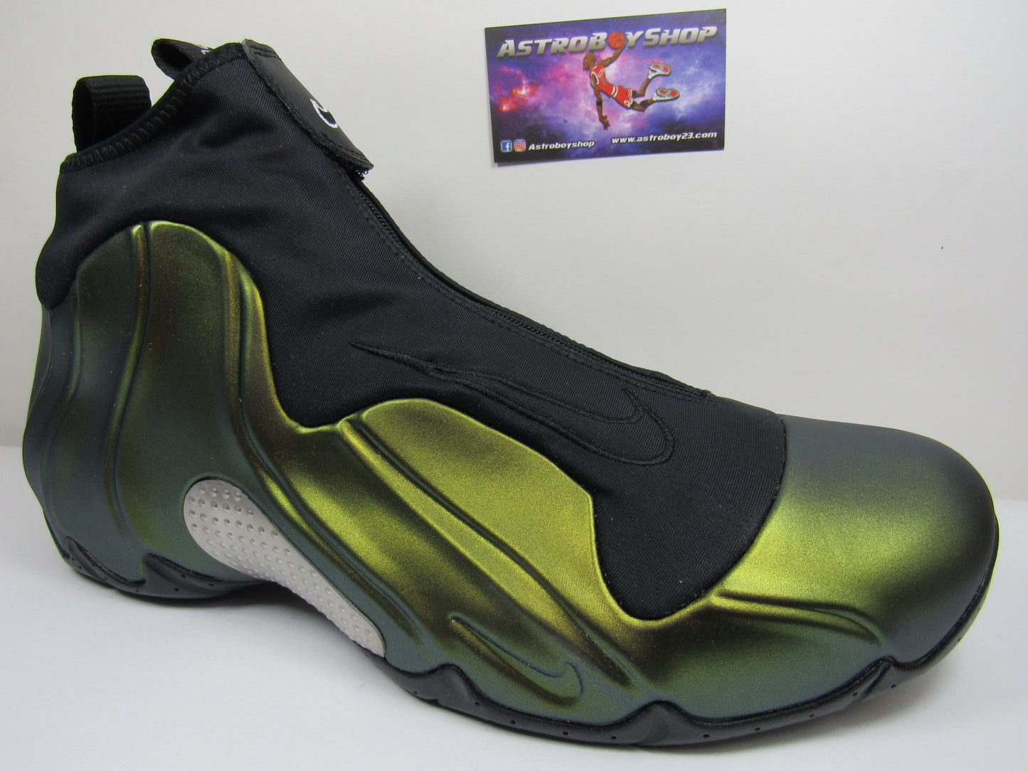 NIKE FLIGHTPOSITE METALLIC GOLD 2025 EN CAJA