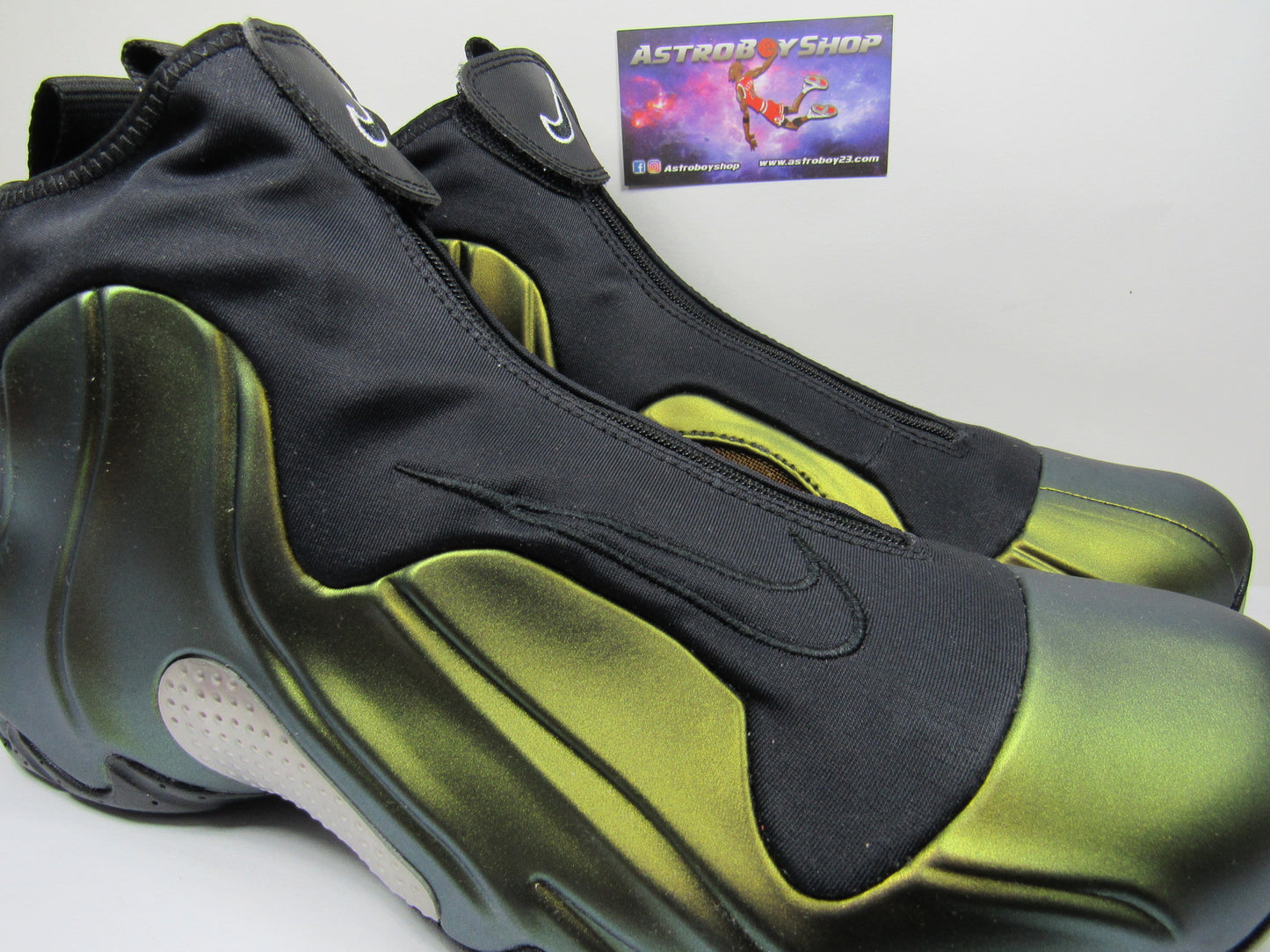 NIKE FLIGHTPOSITE METALLIC GOLD 2025 EN CAJA