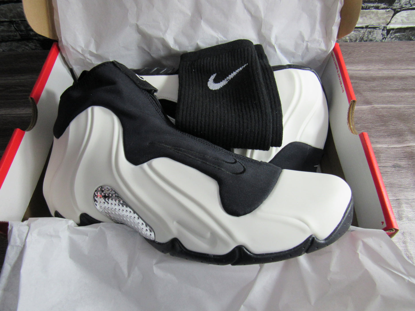 NIKE FLIGHTPOSITE 2025 GARNETT BLACK SAIL EN CAJA