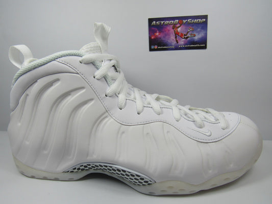FOAMPOSITE TRIPLE WHITE 2K25 EN CAJA
