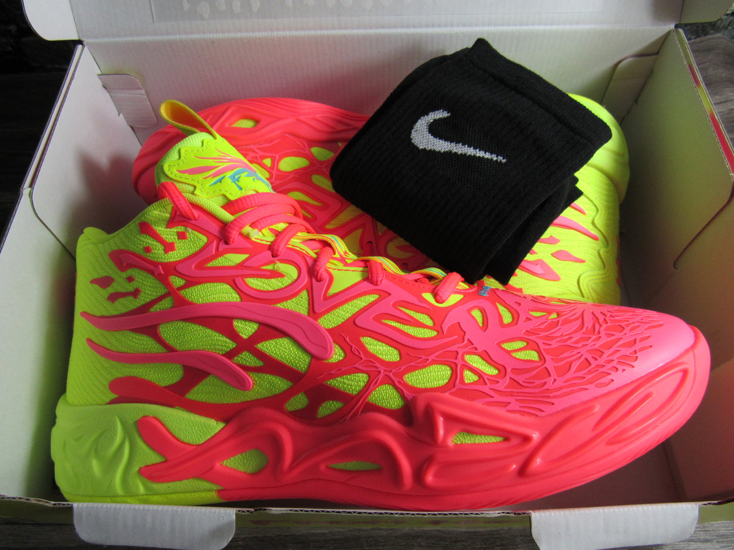 PUMA MELO MB04 LOVE EN CAJA