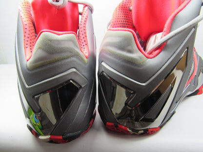 LEBRON 11 ELITE SILVER "DE USO" SE USARON UNA VEZ EN CAJA MALTRATADA