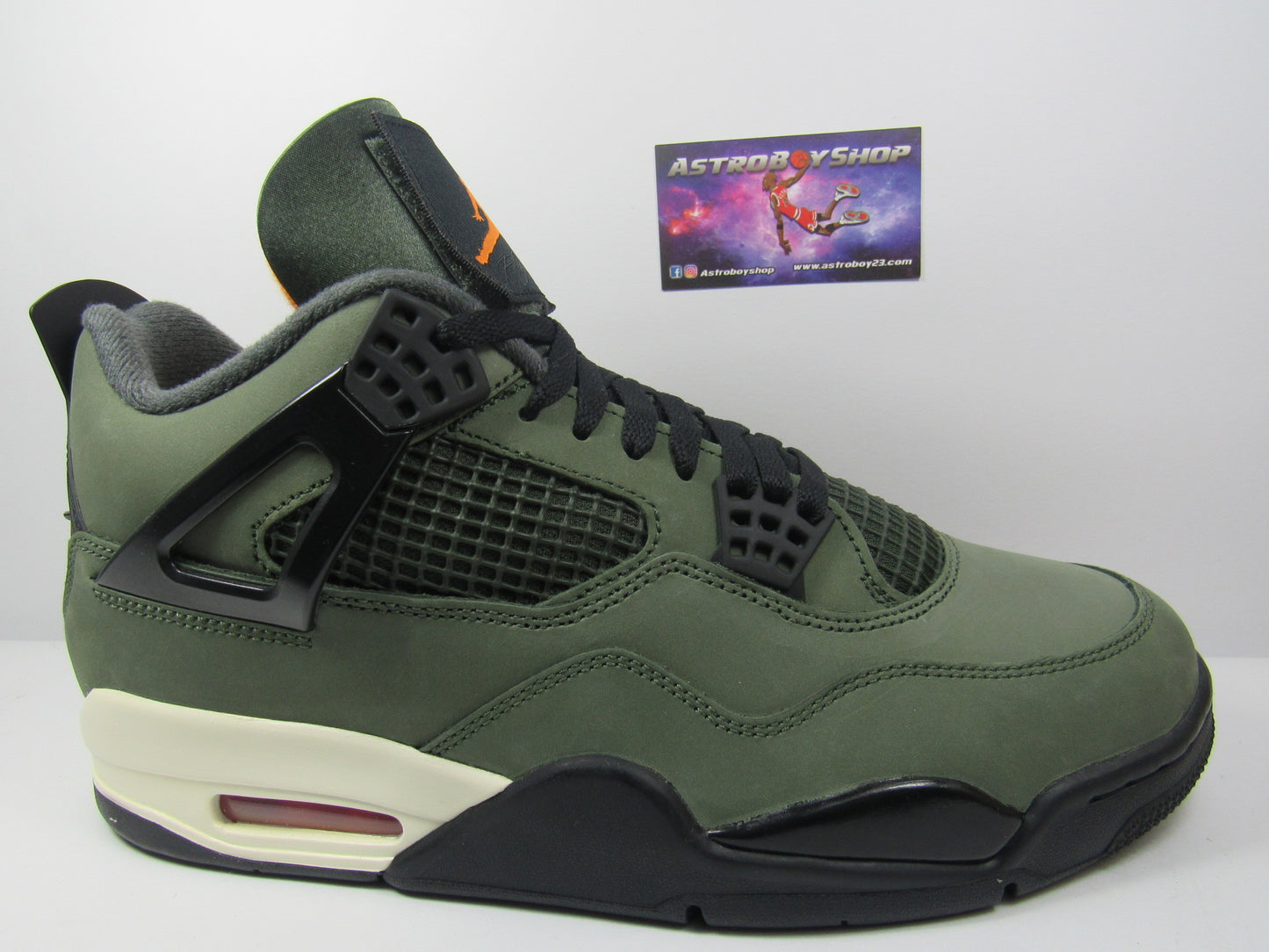 JORDAN 4 UNDEFEATED 2025 CON EXTRA LACES EN CAJA