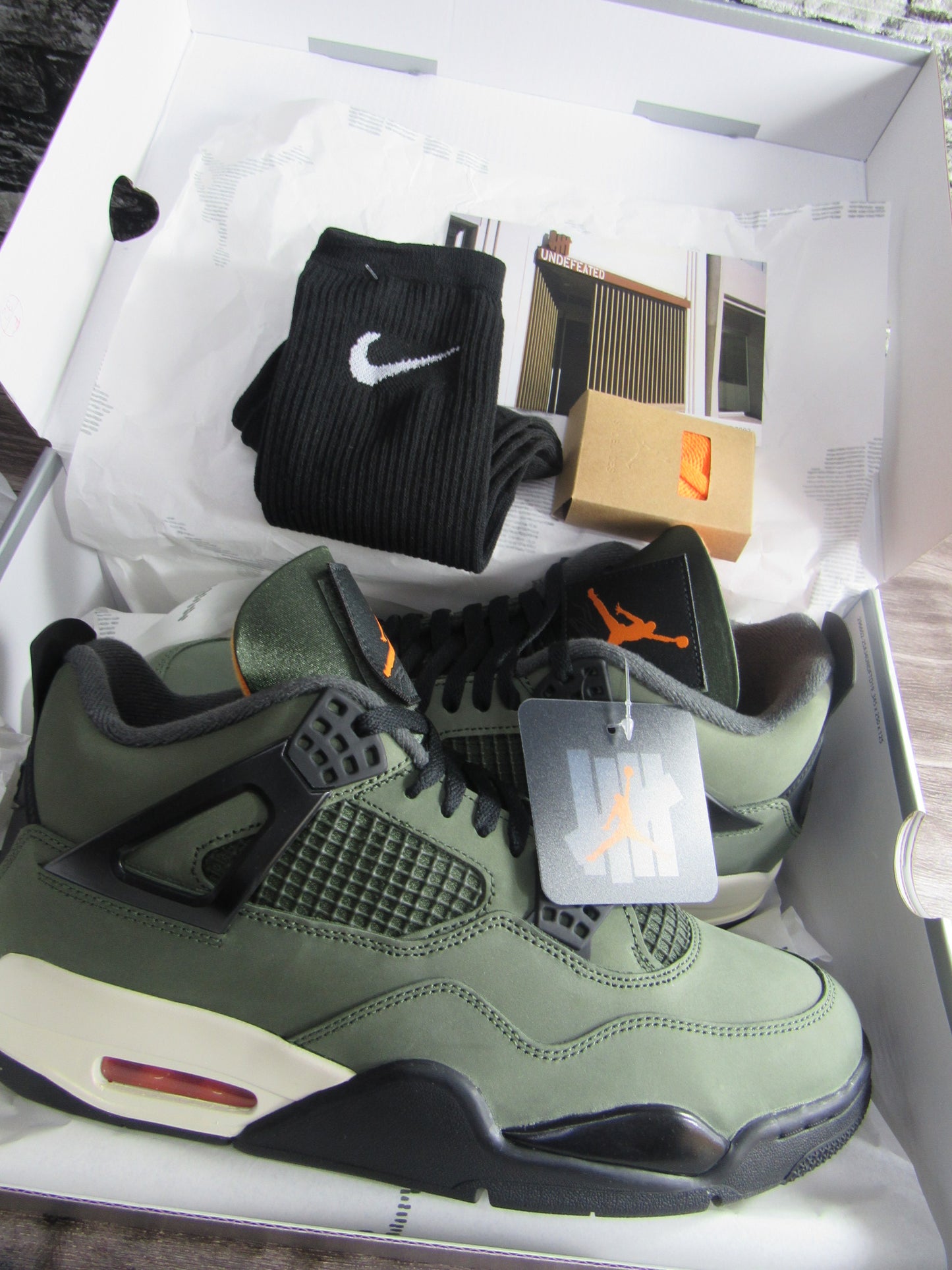 JORDAN 4 UNDEFEATED 2025 CON EXTRA LACES EN CAJA