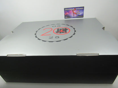 JORDAN 4 UNDEFEATED 2025 CON EXTRA LACES EN CAJA