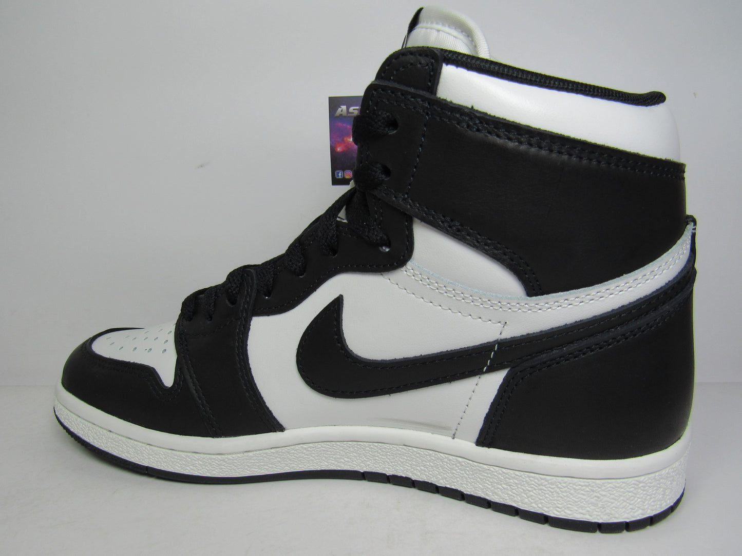 JORDAN 1 HIGH 85 BLACK WHITE EN CAJA