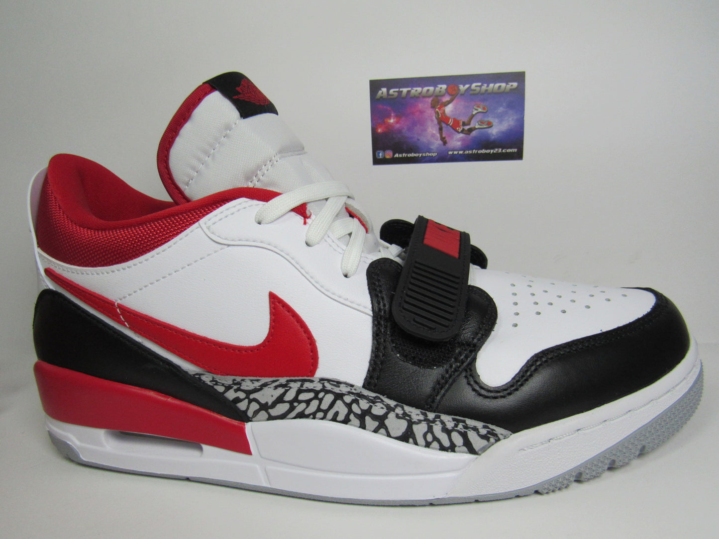 JORDAN LEGACY 312 LOW "FIRE RD" EN CAJA