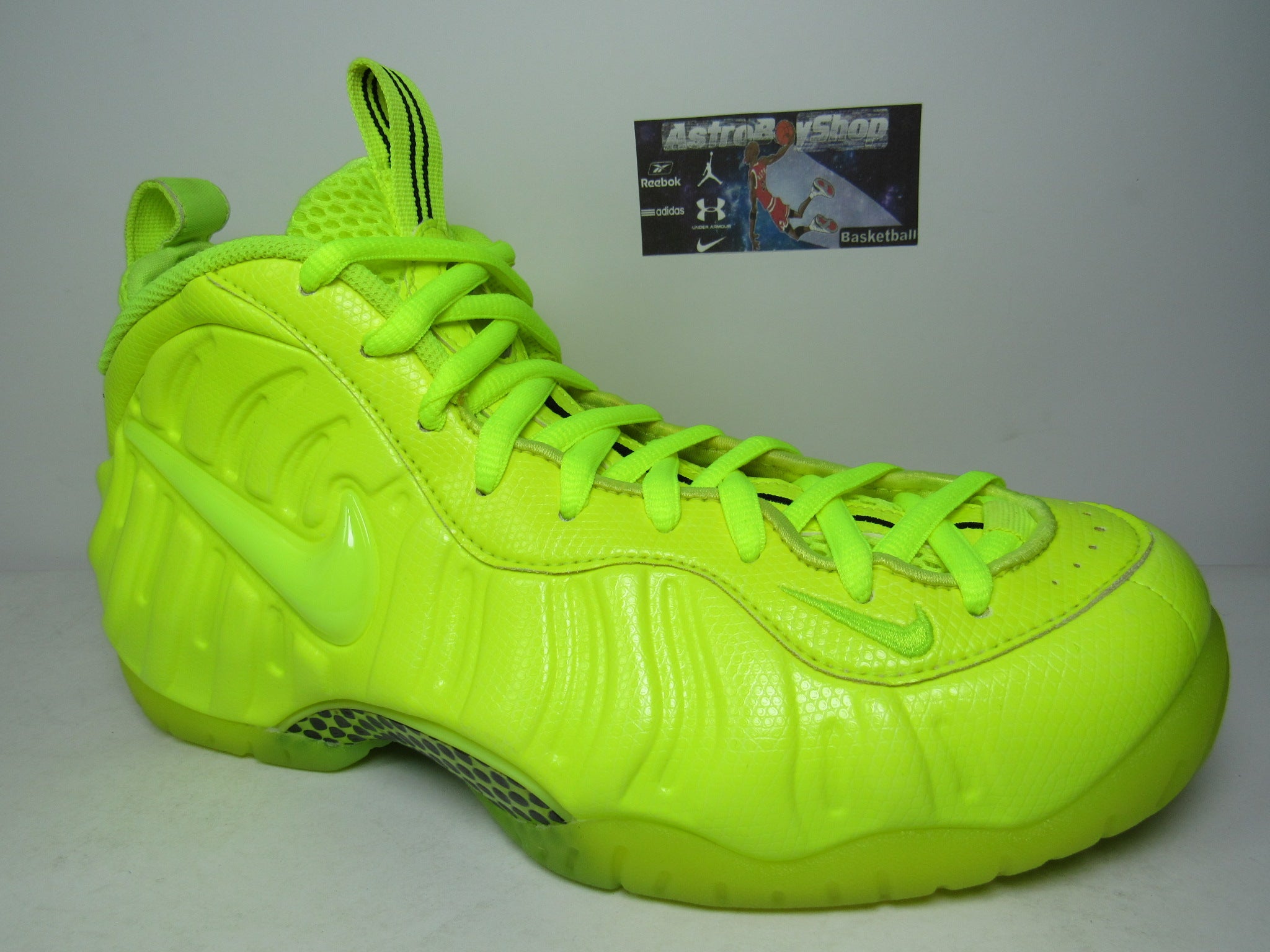 Nike foamposite volt online