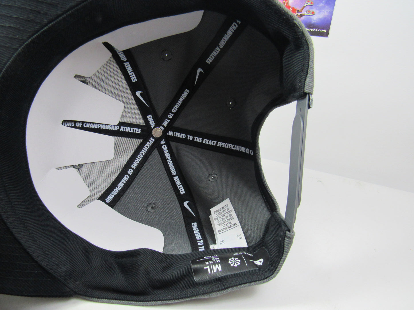 GORRA NIKE PRO FUTURA GREY DRI-FIT (M/L)