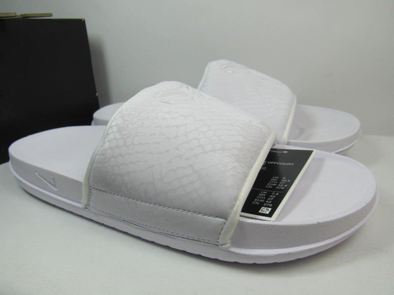 SANDALIAS KOBE OFF COURT SLIDE EN CAJA