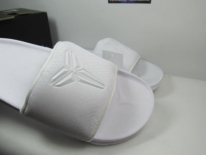 SANDALIAS KOBE OFF COURT SLIDE EN CAJA