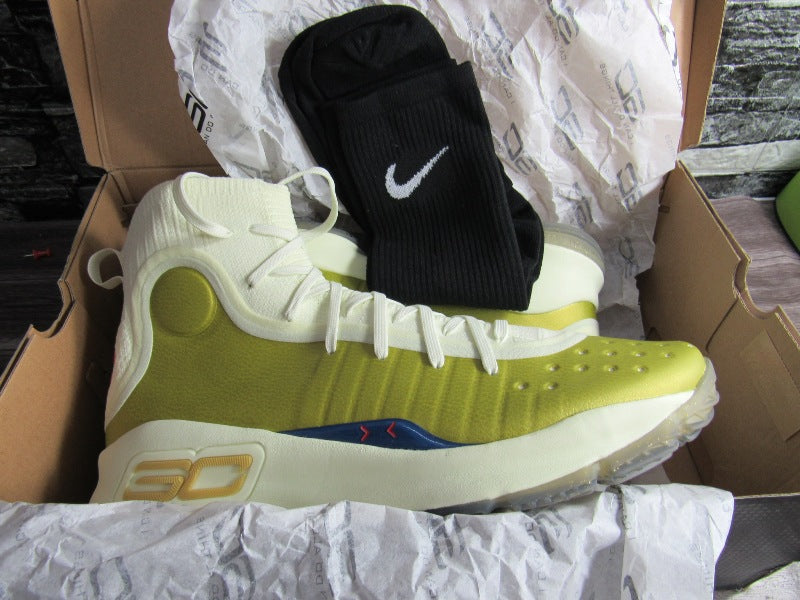 UNDER ARMOUR CURRY 4 RETRO GOLD CHAMPIONS EN CAJA