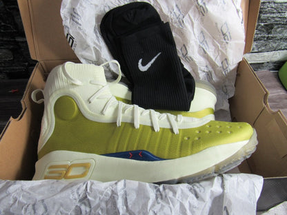 UNDER ARMOUR CURRY 4 RETRO GOLD CHAMPIONS EN CAJA