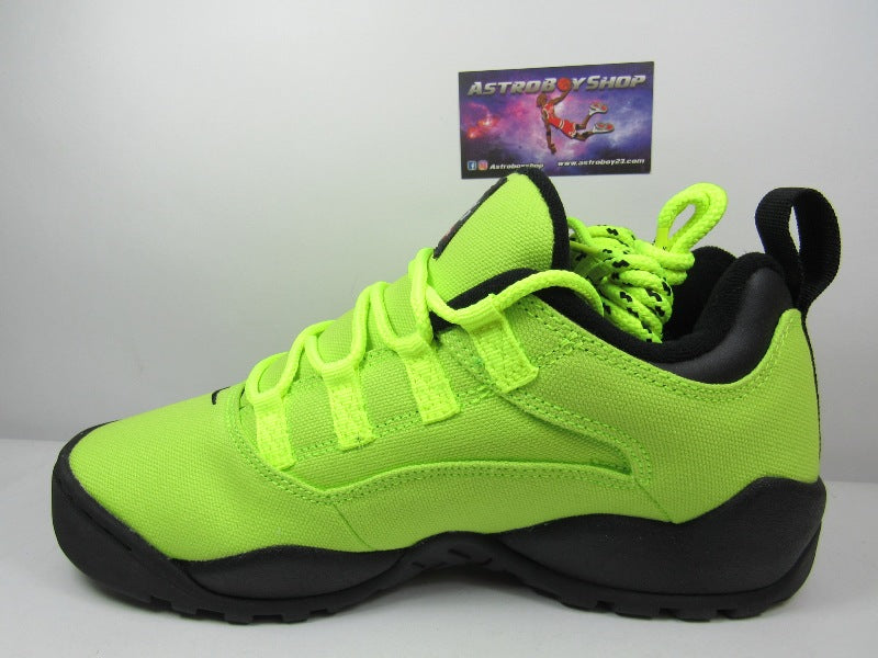 NIKE SB DARWIN LOW NEON YELLOW EN CAJA COMPLETOS