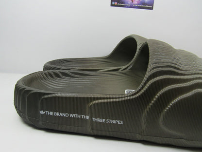 SANDALIAS ADILETTE 22 SILVER PEBBLE EN CAJA