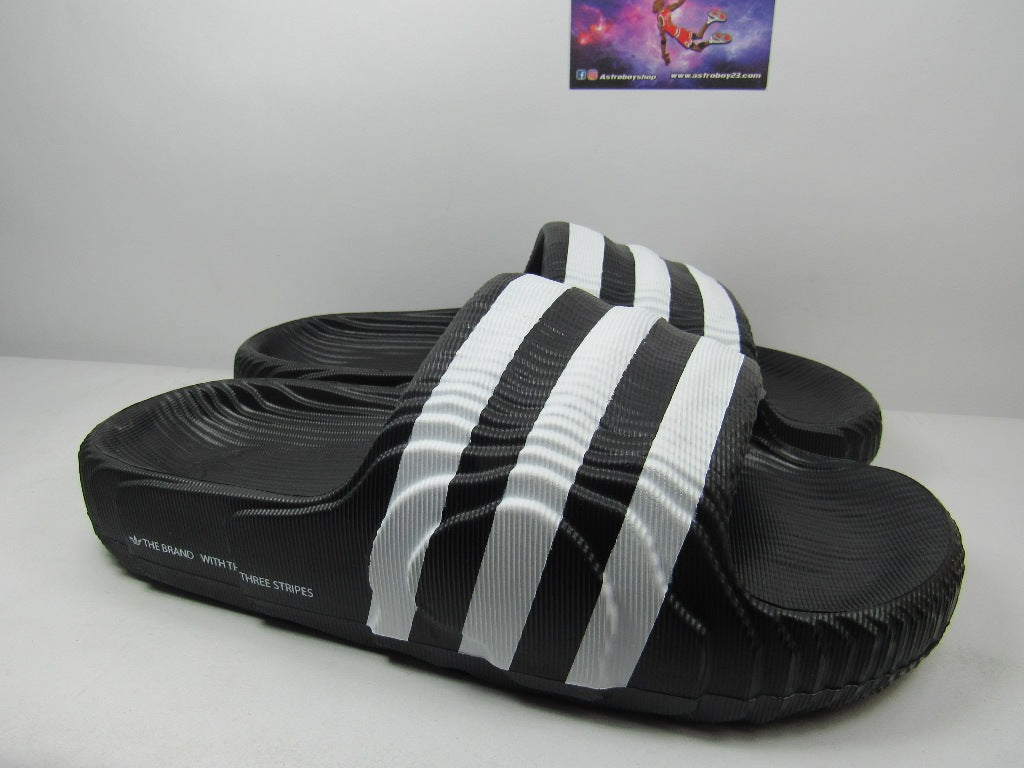 SANDALIAS ADILETTE 22 CORE BLACK STRIPES EN CAJA