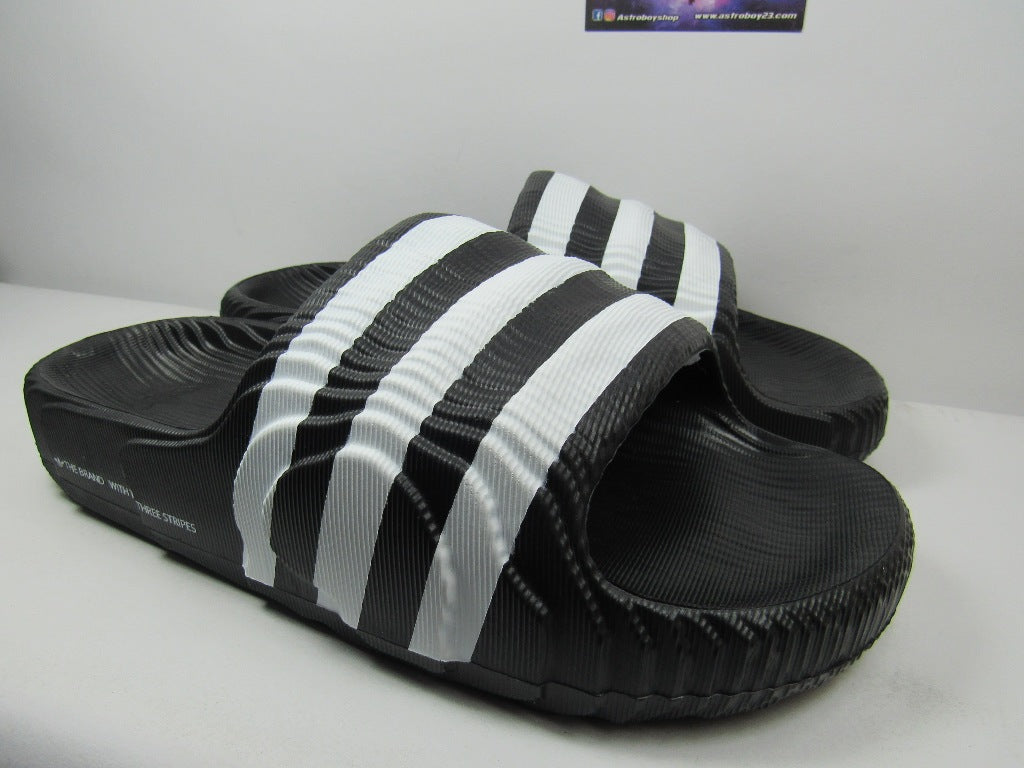 SANDALIAS ADILETTE 22 CORE BLACK STRIPES EN CAJA