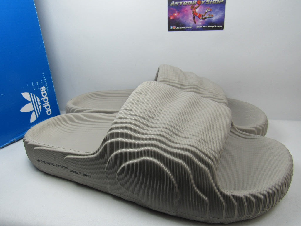 SANDALIAS ADILETTE 22 LIGHT BROWN EN CAJA